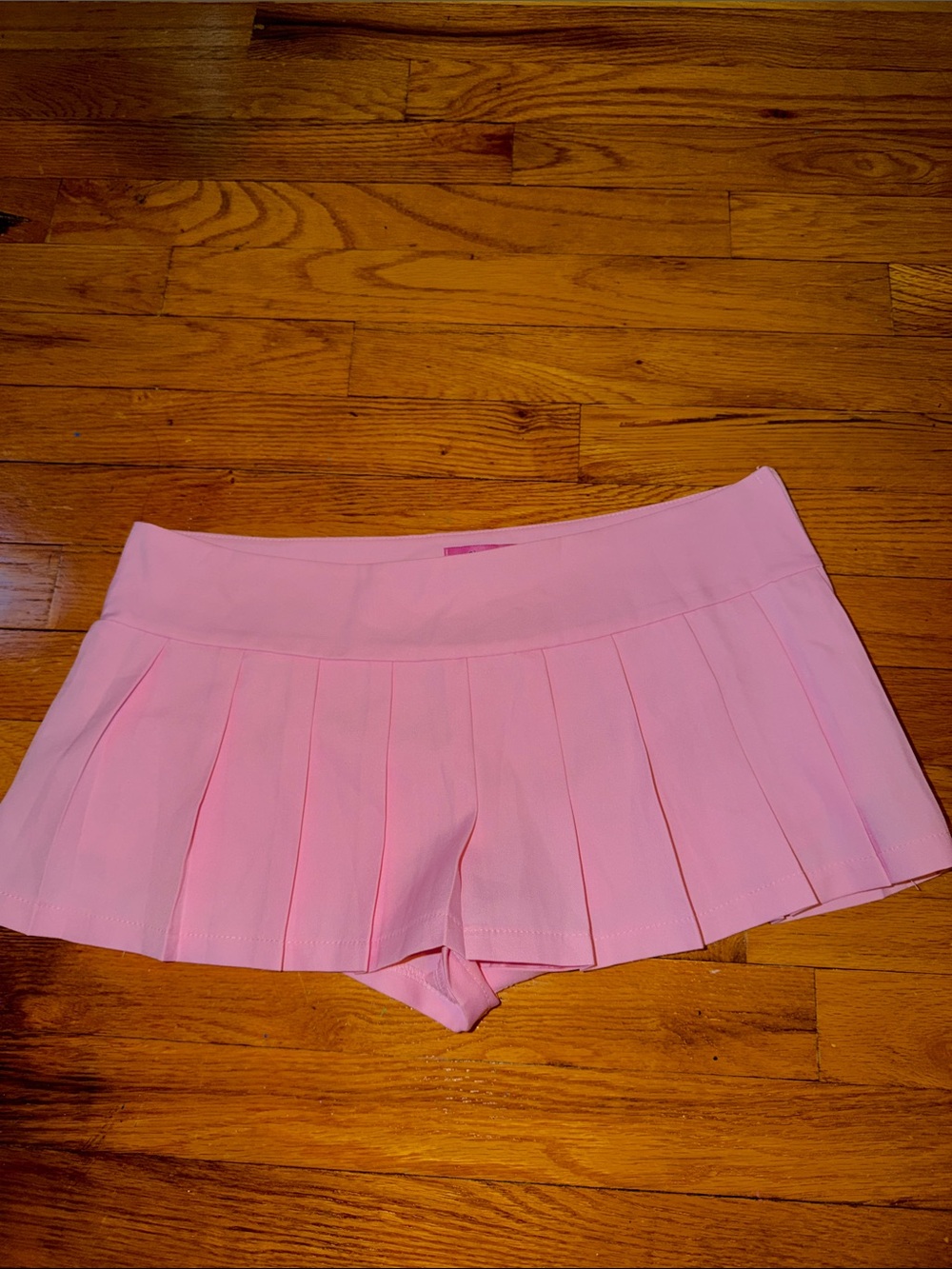 Edikted Pink Pleated Tennis Skirt - Picture 1 of 4